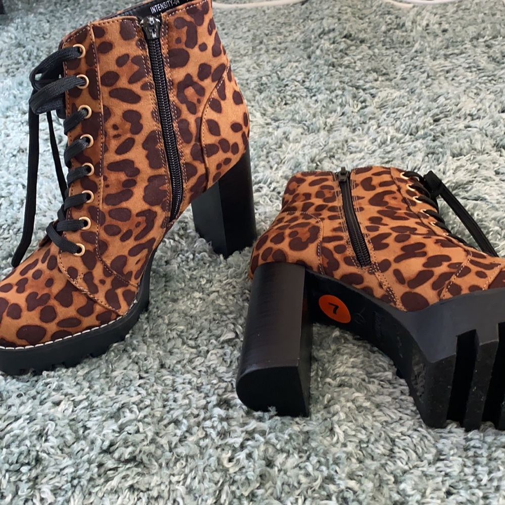 Shoes - Picture 2 of 2